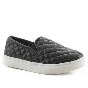 Madden girl black slip-on shoes!
